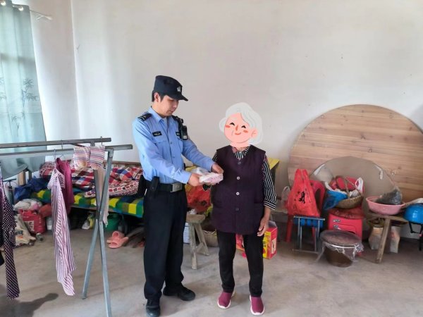 配资专业在线炒股配资 存折现金“不翼而飞”？肥东警方帮八旬老人找回_大皖新闻 | 安徽网